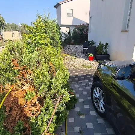 Doki Basement Apartament *